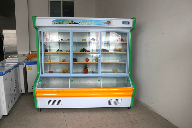 如何去除冷柜玻璃門上的霧水？